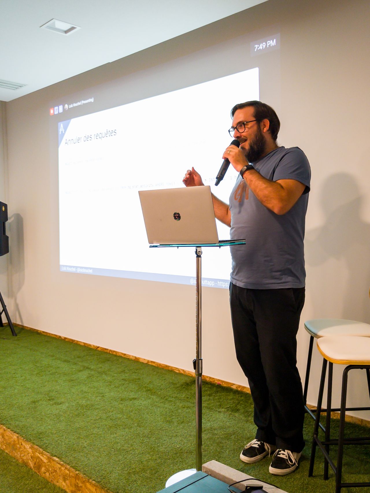 Loïc Knuchel — “Utiliser les métriques internes PostgreSQL pour améliorer vos performances et résoudre (ou prévenir) vos incidents”